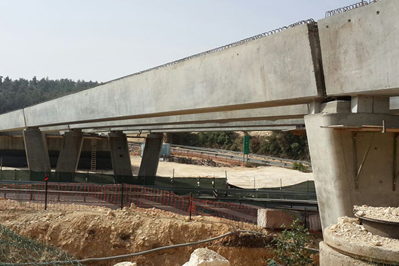 קורות דרוכות